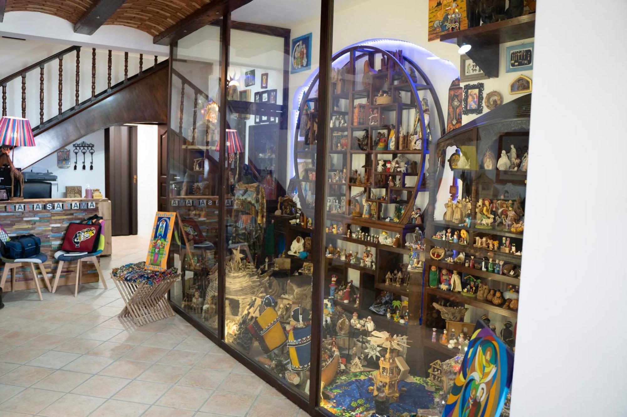 Lala Salama San Leone Buitenkant foto